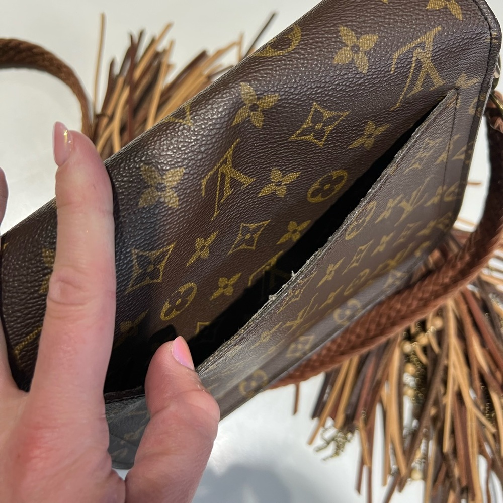Vintage Boho World Traveler Crossbody - Picture 8 of 10